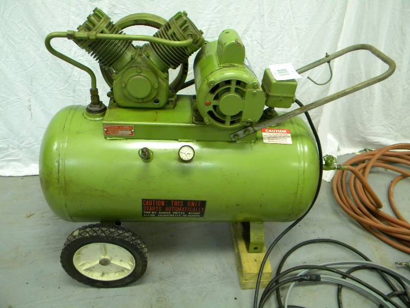 lot 53 image: Riverside Wards Air Compressor