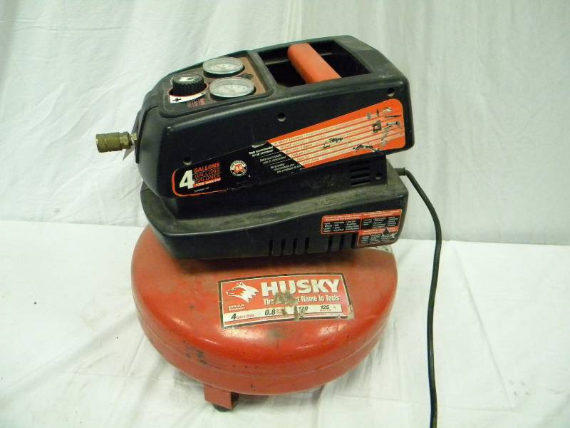 lot 63 image: Husky Air Compressor