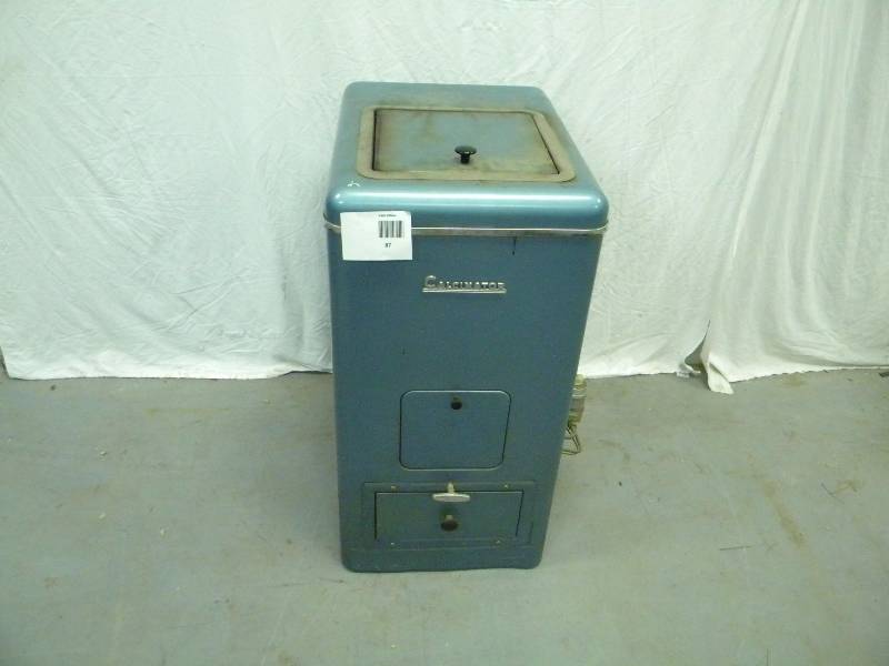 lot 87 image: Calcinator