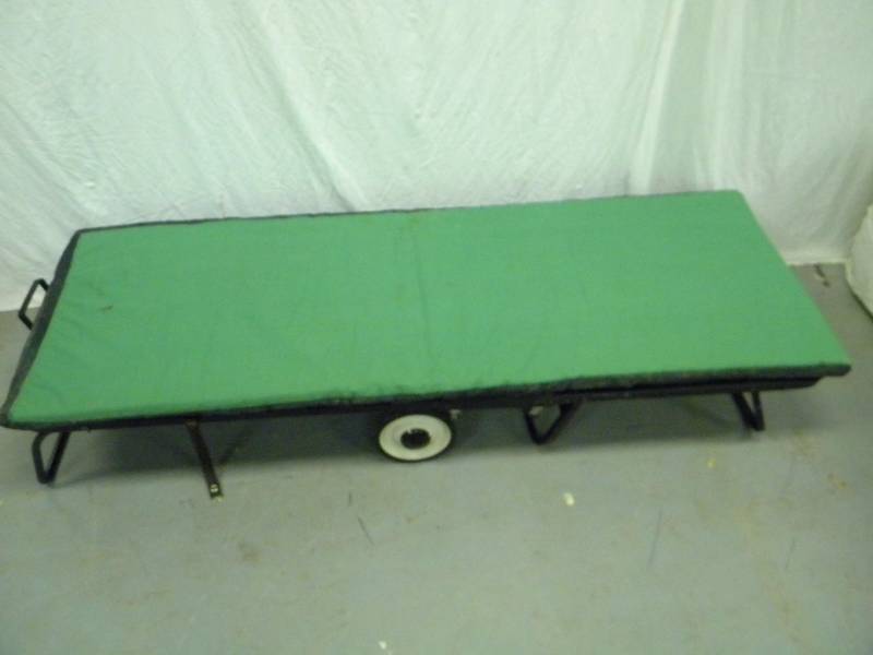 lot 99 image: Sleep Cart Rolling Cot
