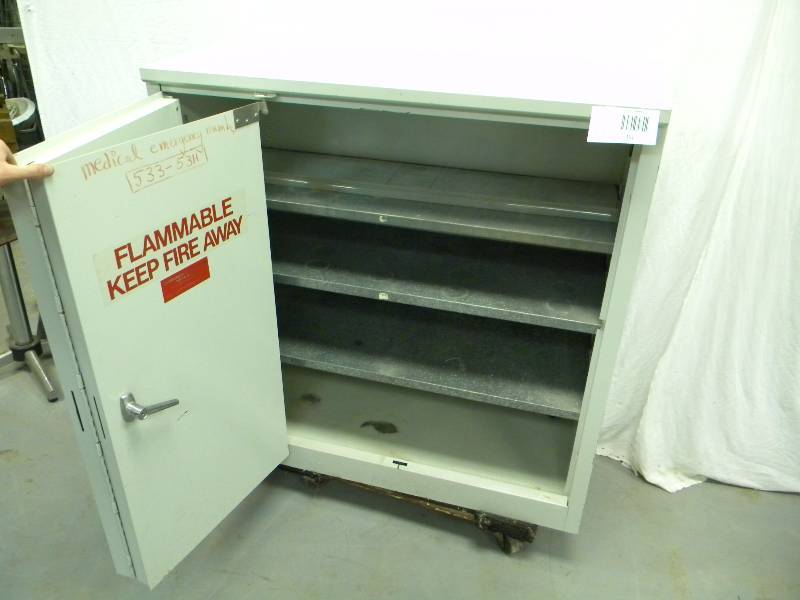 lot 101 image: Safety Cabinet