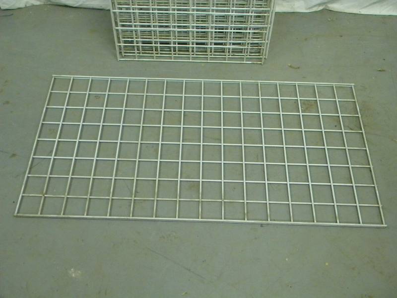 lot 119 image: Grid Wall Panels