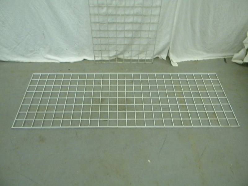 lot 120 image: Grid Wall Panels