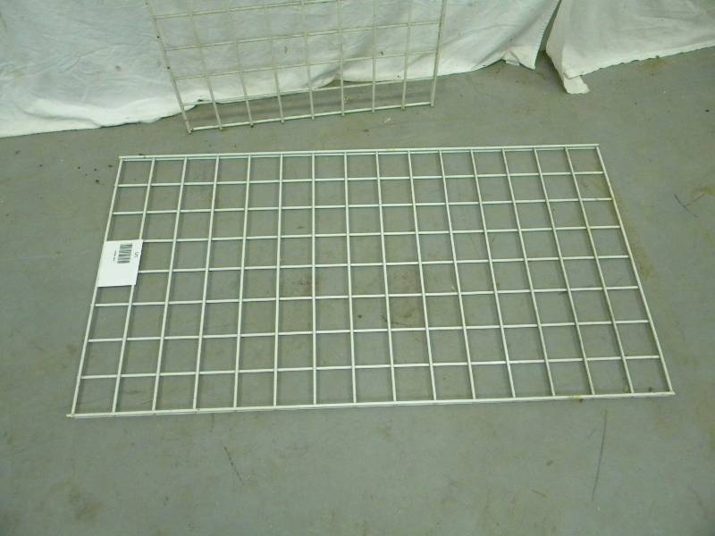 lot 121 image: Grid Wall Panels