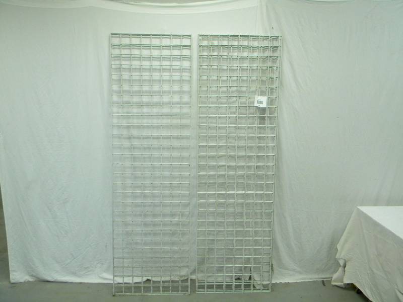 lot 122 image: Grid Wall Panels