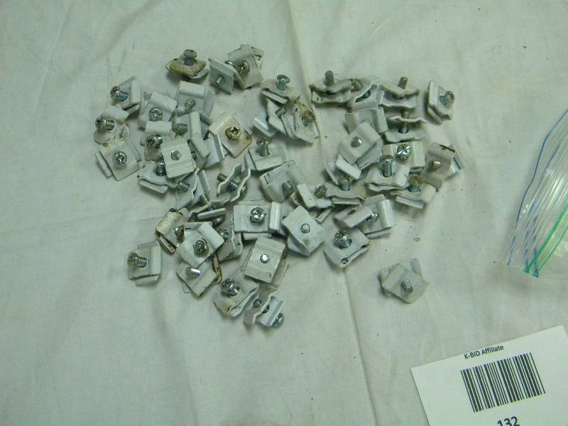 lot 132 image: Gridwall Connectors