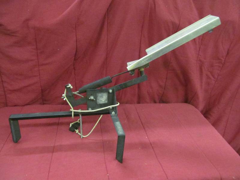 Clay Pigeon Thrower