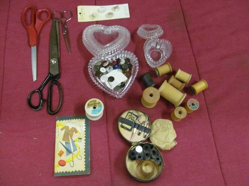 Vintage sewing items