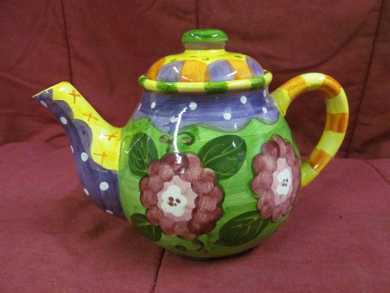 Tea pot