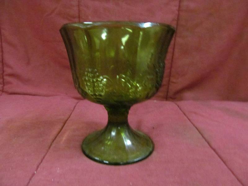 Stemmed Dish
