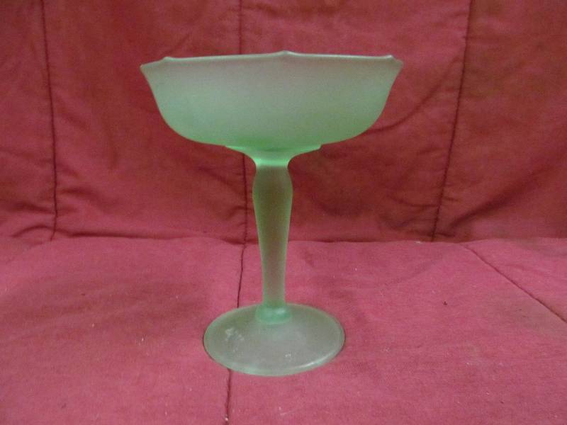 Stemmed Dish