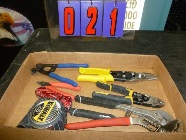 SnS Auctions # 164 Misc. tools and flats.