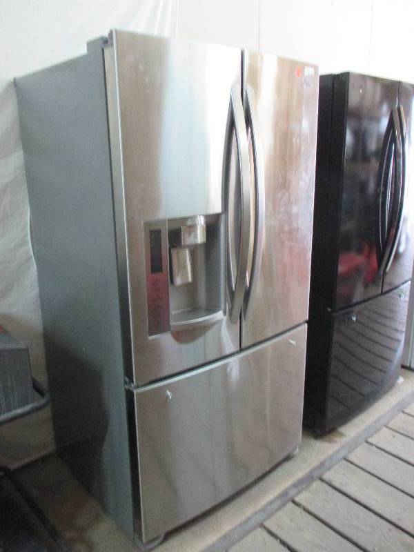 lot 1 image: LG Model LFX28978ST