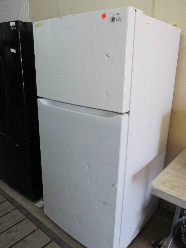 lot 3 image: LG Model LTCS24223W