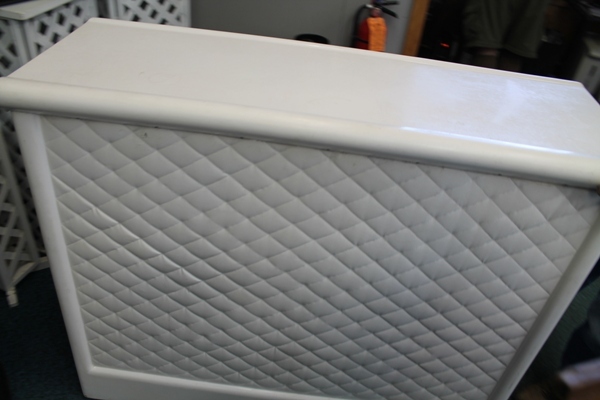 Bar White