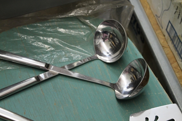 serving spoons  spatulas