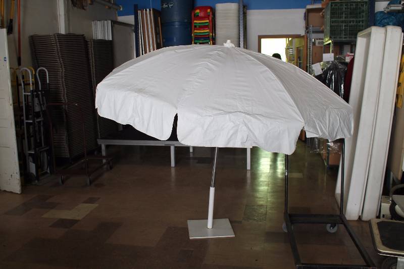 Table & Umbrella