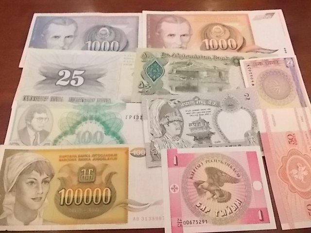 10 Different Foreign Currencies