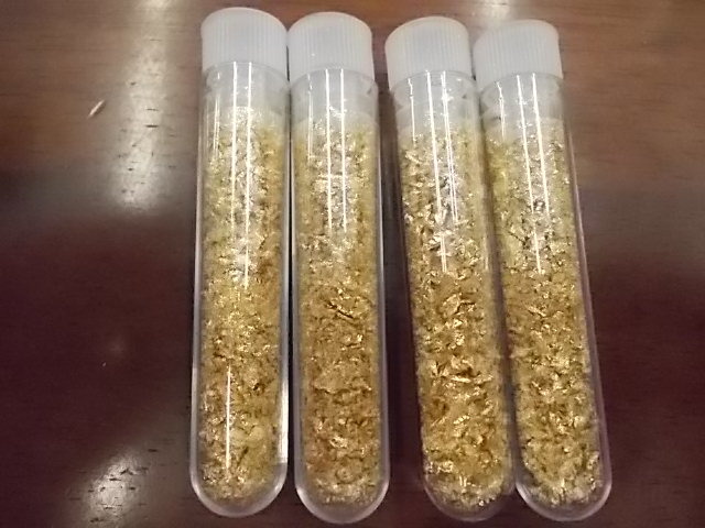 4 Vials Of Gold Flake No Guarantee Of Quality Or Quantity