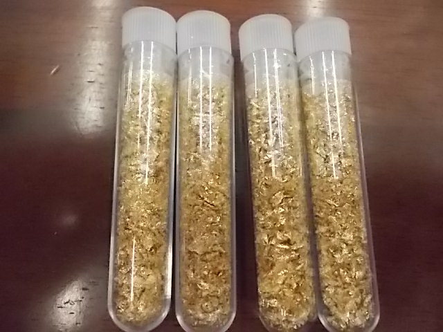 4 Vials Of Gold Flake No Guarantee Of Quality Or Quantity