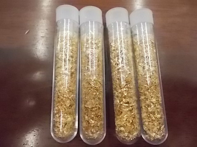 4 Vials Of Gold Flake No Guarantee Of Quality Or Quantity