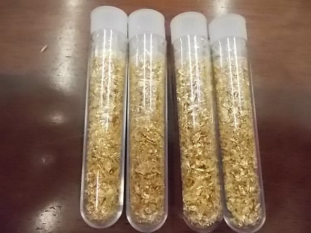 4 Vials Of Gold Flake No Guarantee Of Quality Or Quantity