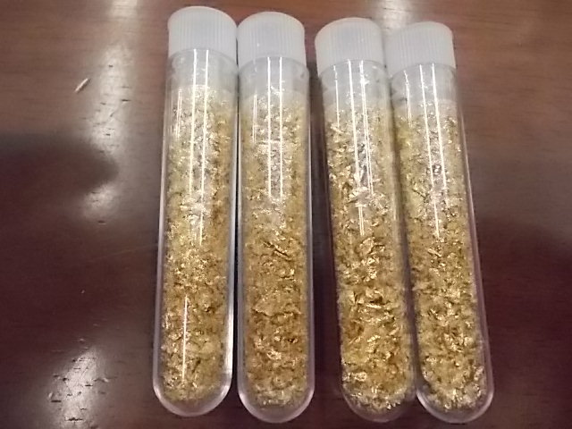 4 Vials Of Gold Flake No Guarantee Of Quality Or Quantity