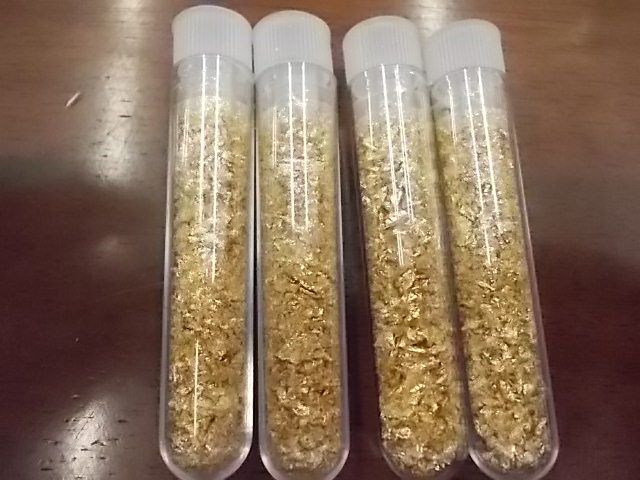 4 Vials Of Gold Flake No Guarantee Of Quality Or Quantity