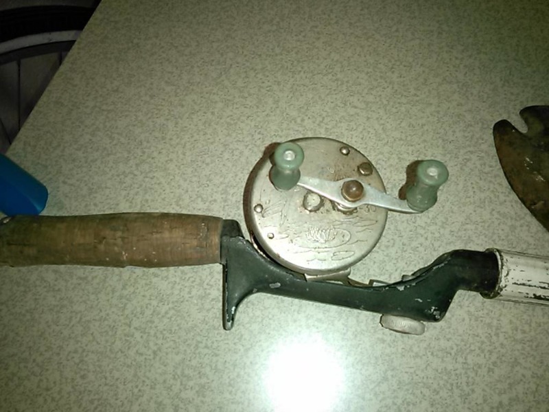 Very Nice Antique Fishing Reel And Pole