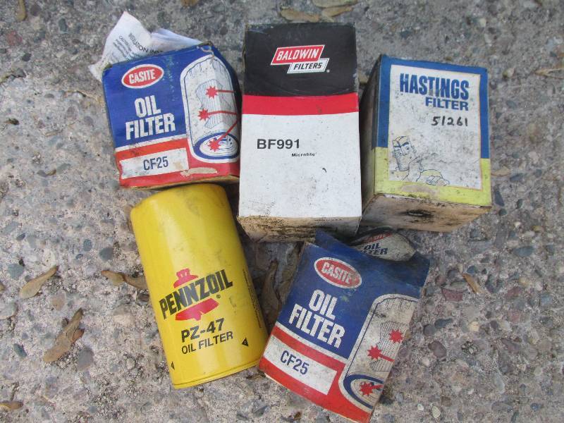 Lot of oil filters, 2 Casite CF25, ...