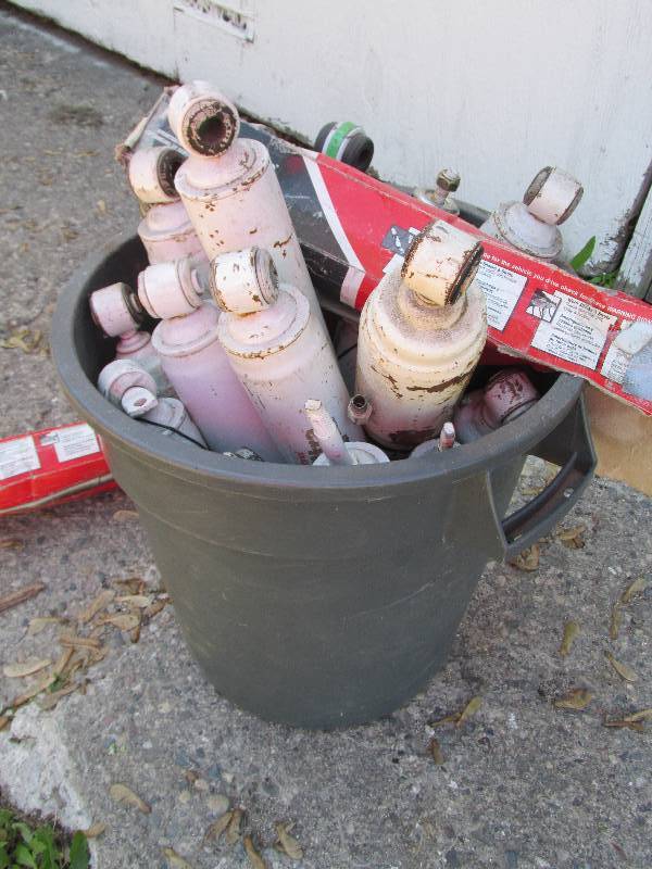 Lot of 19 heavy shock absorbers...