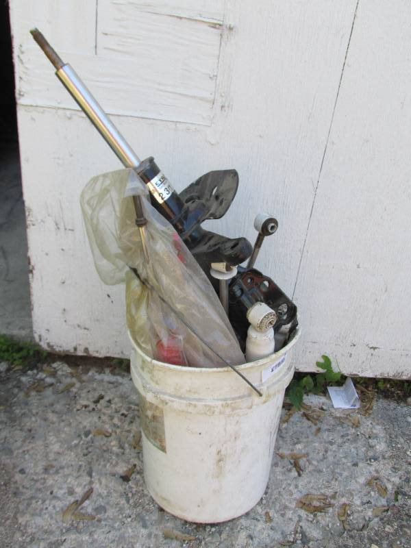 Lot of 11 struts...
