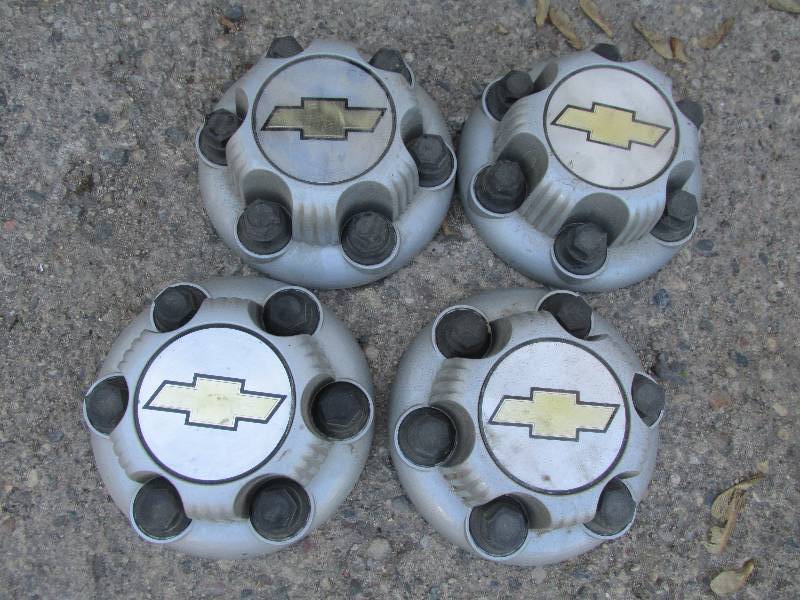 Set of Chevy 6 bolt lug nut cap cov...