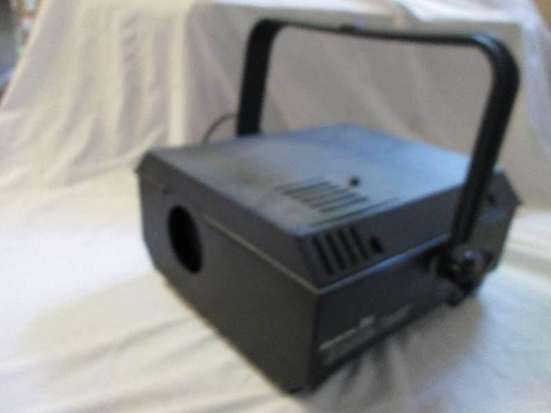 lot 13 image: American Dj Quadra force light ...