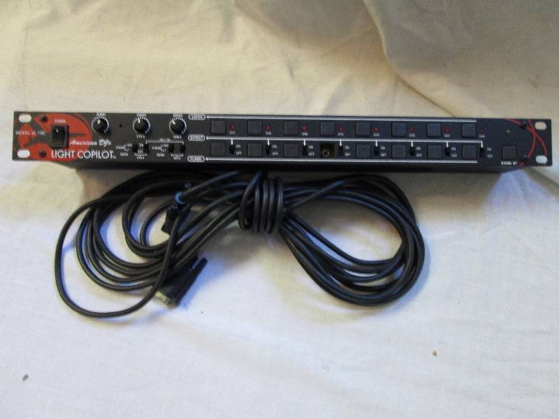 lot 17 image: Light Copilot American Dj, control ...