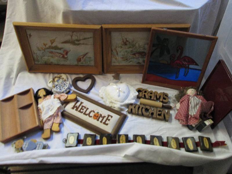 lot 32 image: lot of household dcor...