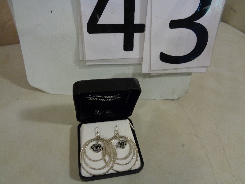 lot 43 image: Harley Davidson Earrings