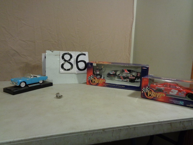 lot 86 image: Collector Cars and Dale Earnhardt Clip Watch
