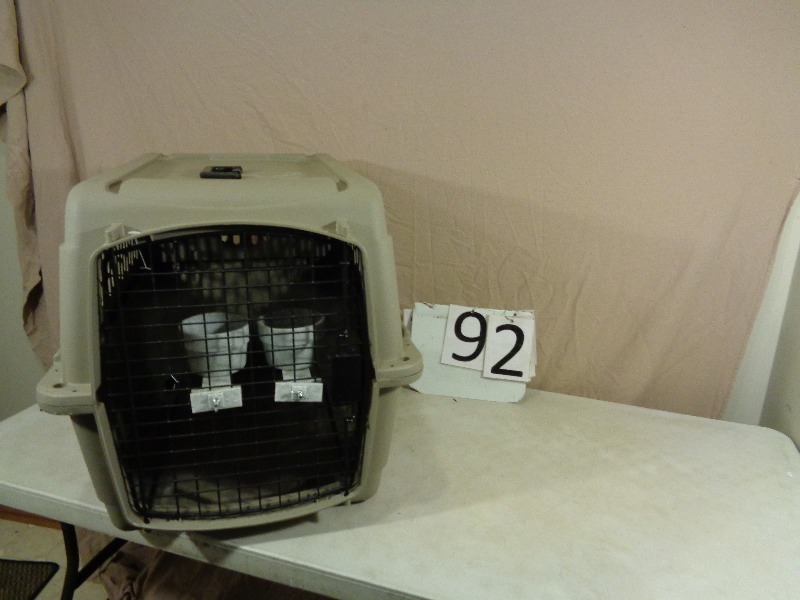 lot 92 image: Dog Kennel