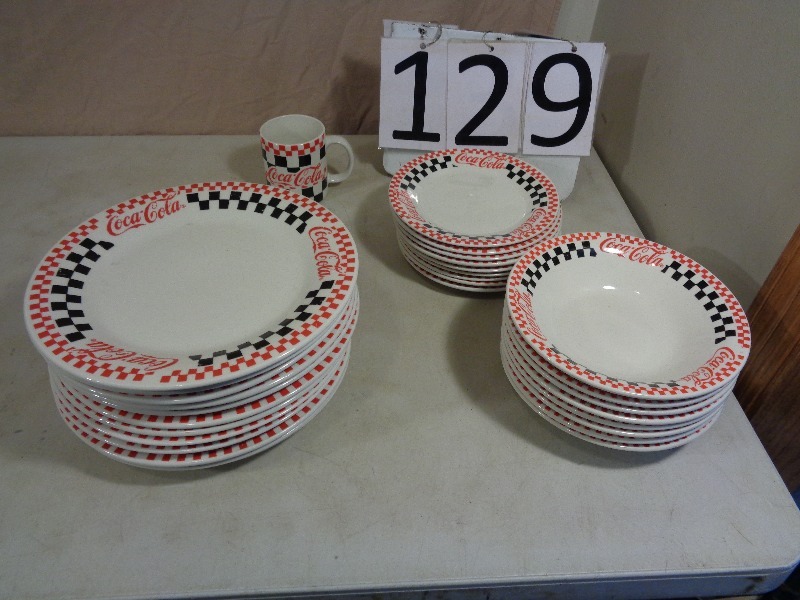 lot 129 image: Coca Cola Dish Set