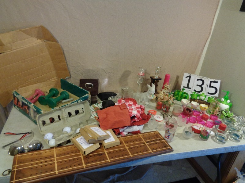 lot 135 image: Household Items