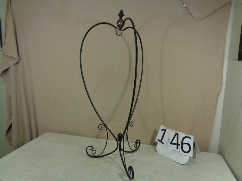 lot 146 image: Plant Hanger