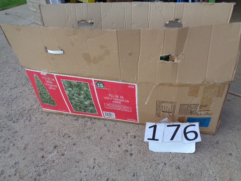 lot 176 image: 7.5 Pre Light Tree