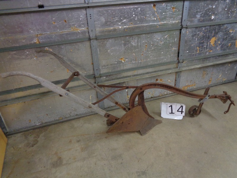 lot 14 image: John Deere Plow