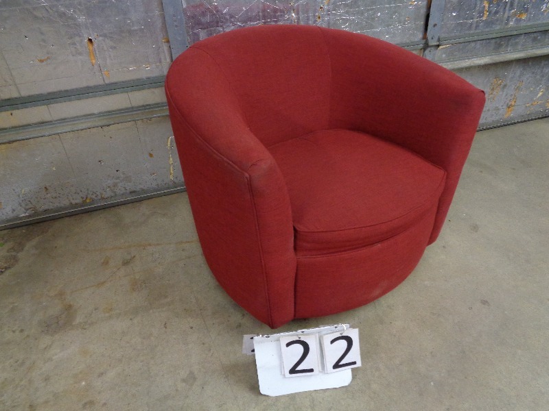 lot 22 image: Red Swivel Chair