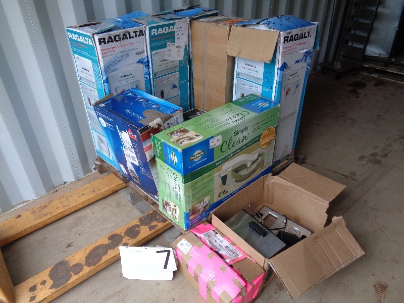 lot 7 image: Salvage Lot