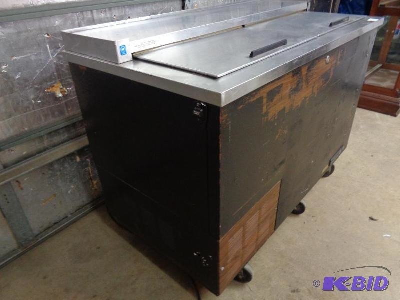 lot 15 image: Reach in Cooler