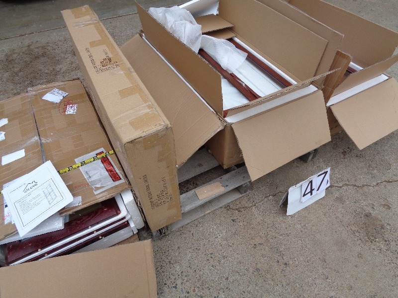 lot 47 image: Furniture