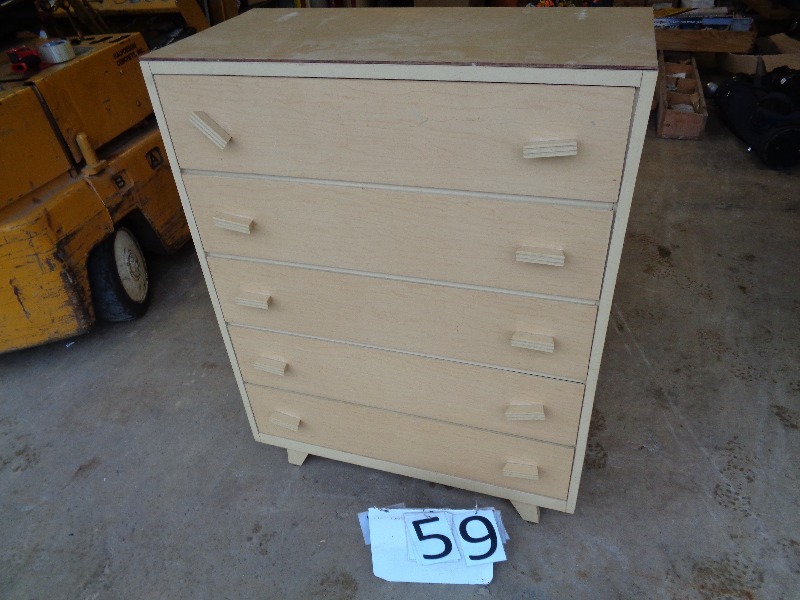 lot 59 image: Dresser