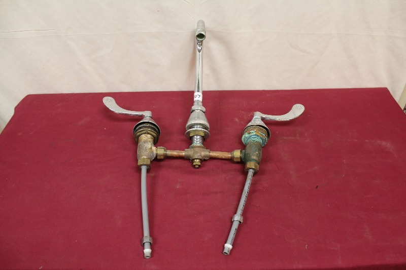 Commercial Sink Fixtures
